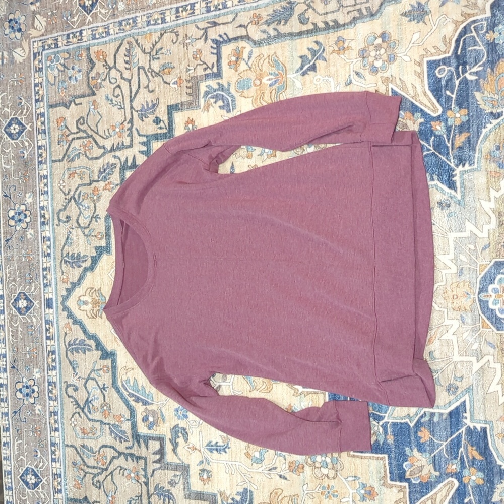 Size medium crew neck top